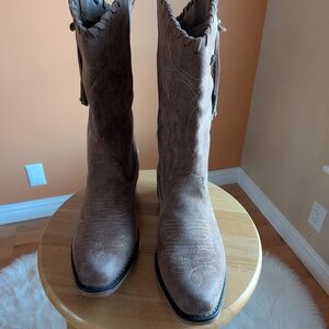 Natural Reflection Brown Suede Heeled cowboy boots Western